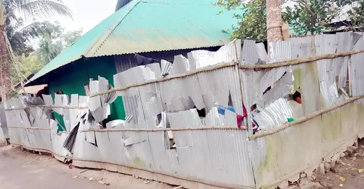 কুমিল্লা চৌদ্দগ্রামে বাড়ছে প্রকাশ্যে অস্ত্রধারী কিশোর গ্যাংয়ের দৌরাত্ম্য, অনিরাপত্তায় চৌদ্দগ্রামবাসী