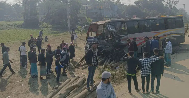 সিলেটে তিন বাসের সংঘর্ষে নিহত ২, আহত ১২